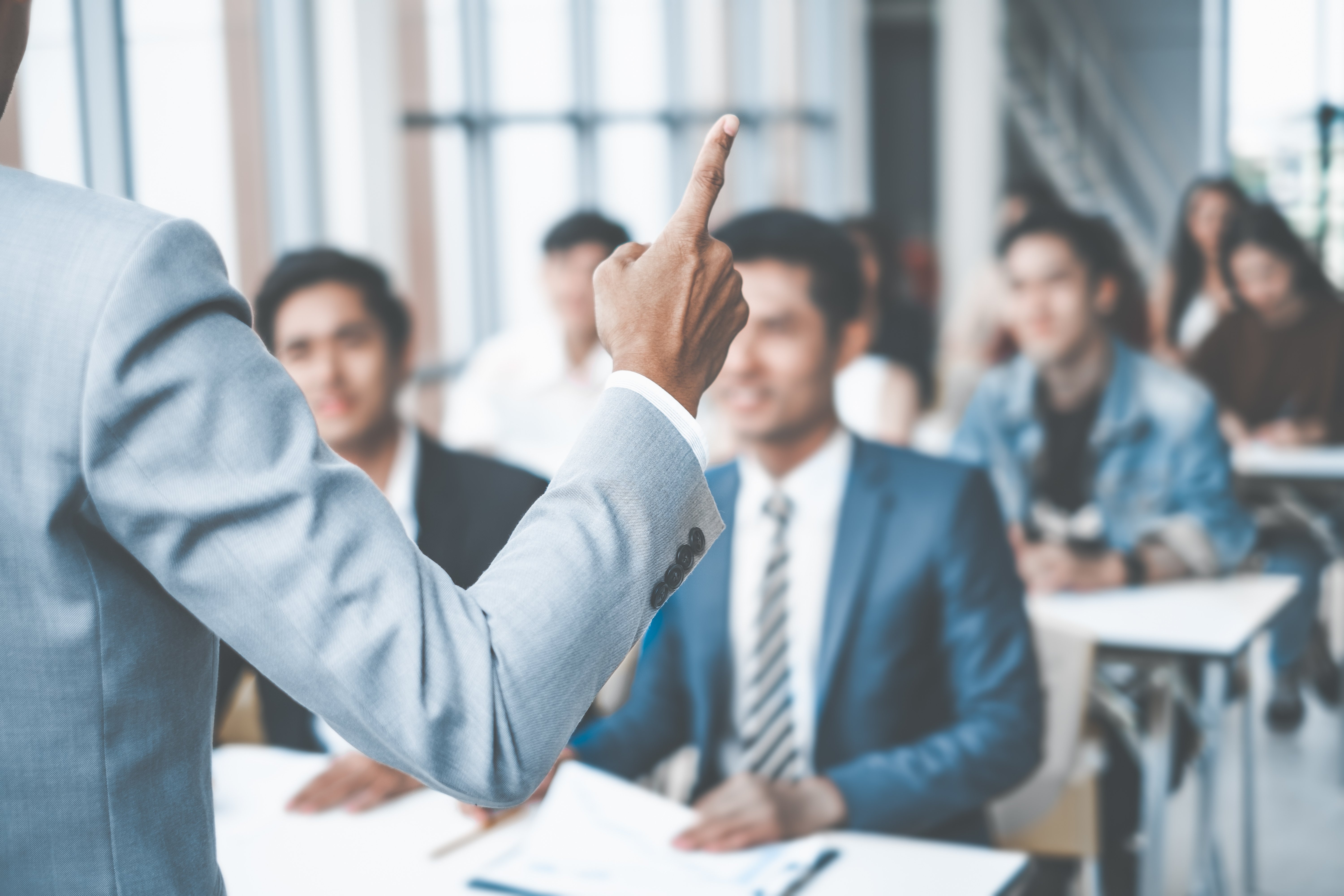 speaker-talking-seminar-with-many-audiences-business-meeting-key-success